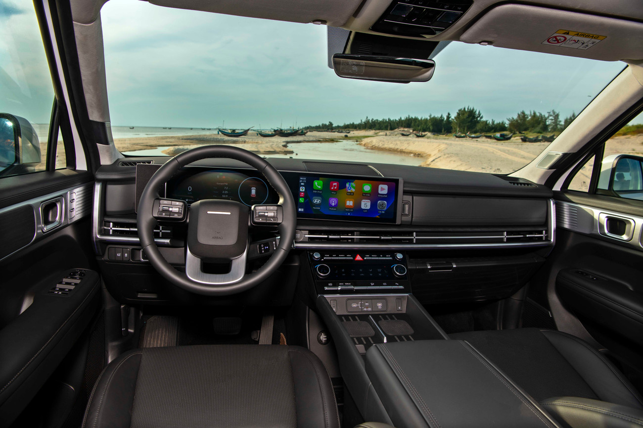 hyundai-santafe-white-noithat-6.jpg