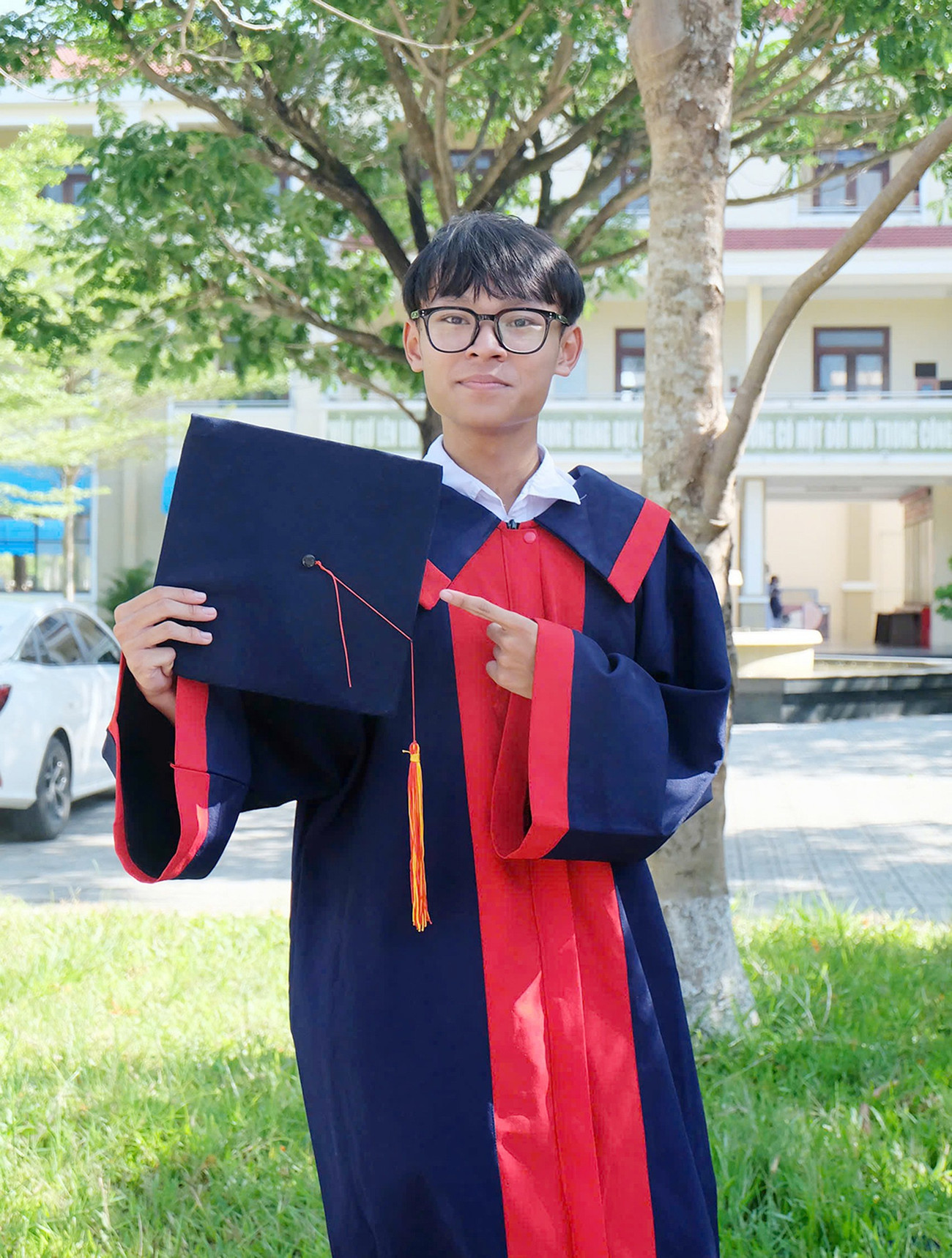 Thành công với mức điểm tuyệt vời ở bậc THPT trở thành nền tảng cho sự bứt phá mới của Gia Bảo khi vào đại học gia-bao.jpg