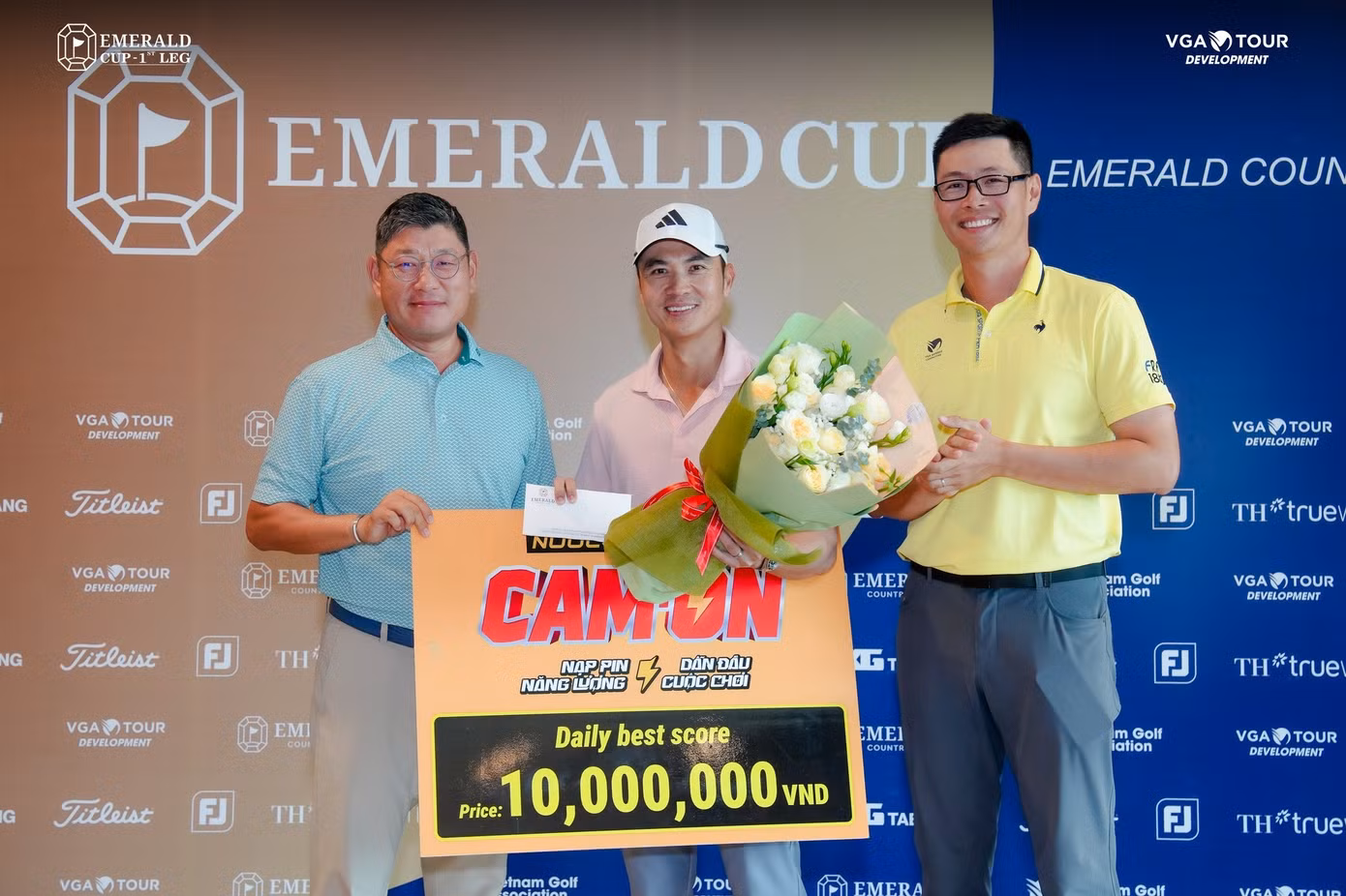 tran-le-duy-nhat-nhan-giai-daily-best-score.jpg