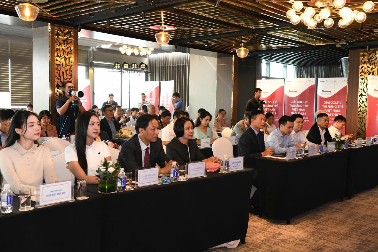 Prezentare generală a conferinței de presă desfășurate la Grand Vista (Giang Vo, Hanoi). 2-8367.jpg