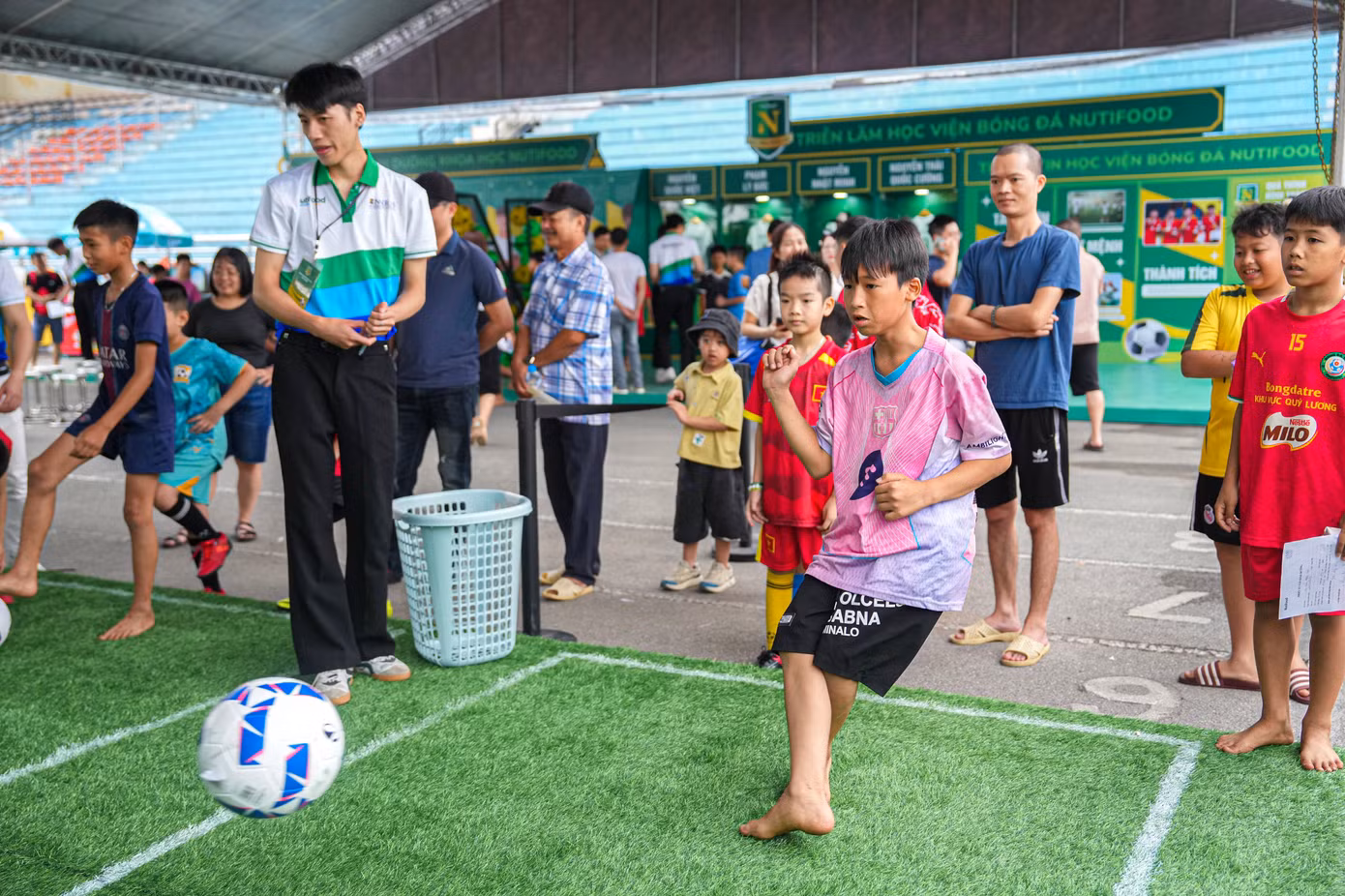 thu-thach-sut-bong-nhan-qua-xinh-1.jpg