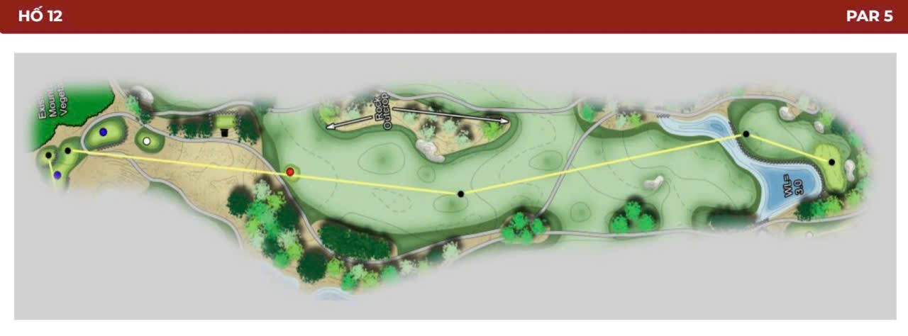 تی باکسهای مرتفع امکان فرودهای کوتاه اما عریض را فراهم میکنند. بازیکنانی که میخواهند با دو ضربه به گرین برسند، میتوانند از سرعتگیرهایی استفاده کنند که به توپ چرخش بیشتری میدهد. برای ضربه دوم، بازیکنان میتوانند در جلوی نهر با سرعت کم بازی کنند و یک ضربه ساده از روی آب به گرین بزنند، یا در امتداد سمت چپ نهر بازی کنند تا به یک مسیر کوچک به گرین برسند. گرین به صورت افقی در لبه نهر با تپهها و سنگرهای اطراف آن طراحی شده است. 12.jpg