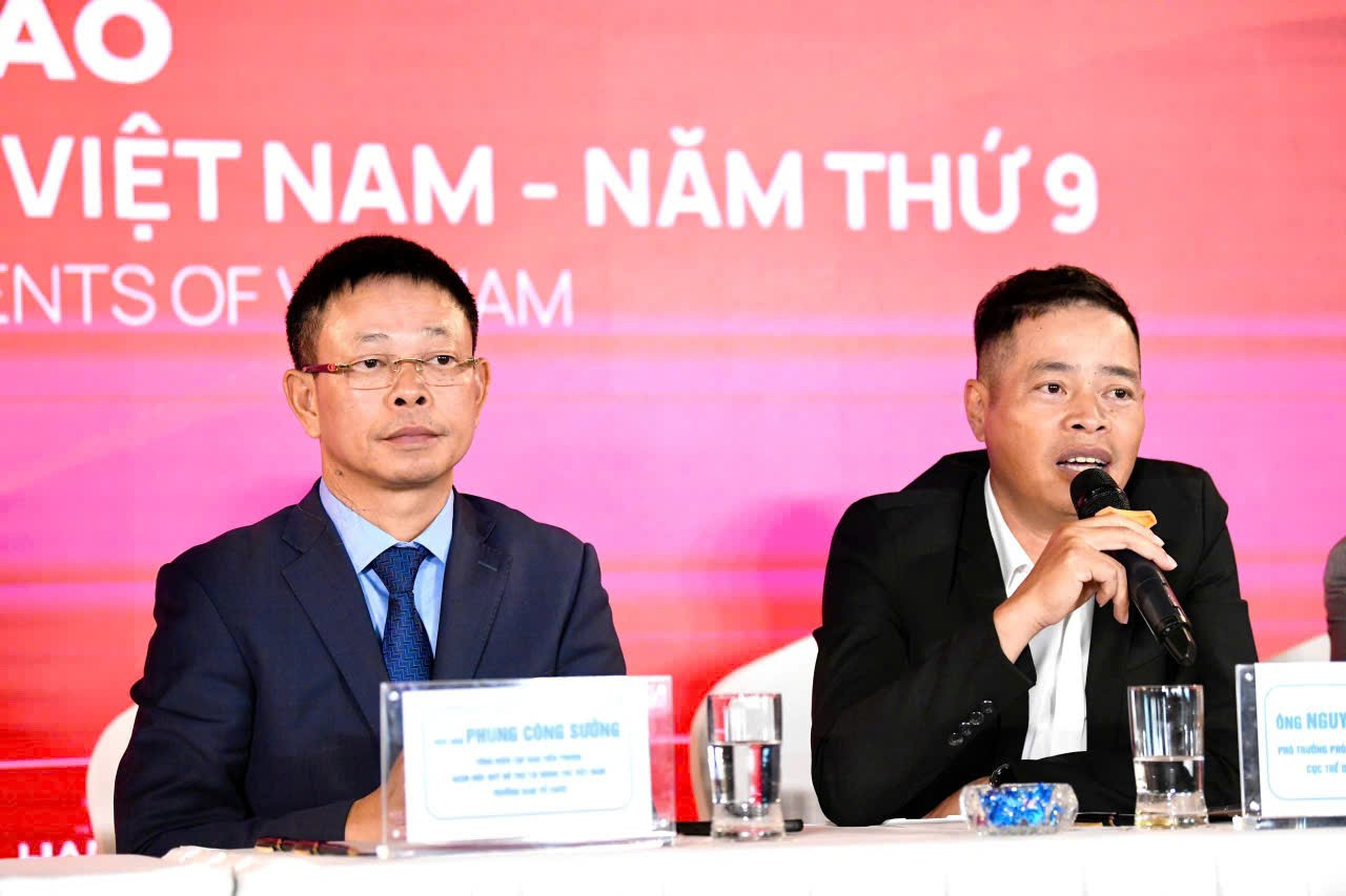 Dl. Nguyen Quoc Hung - șef adjunct al Departamentului de Sport de Înaltă Performanță din cadrul Administrației Sportive din Vietnam, a răspuns întrebărilor reporterilor la conferința de presă. 8-8139.jpg