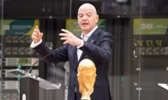 Hành trình di chuyển chóng mặt của chủ tịch FIFA ở World Cup: Vòng quanh Trái Đất chỉ trong 2 tuần