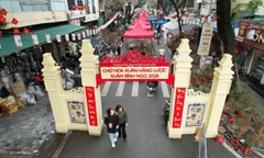 Nhìn từ trên cao không gian chợ hoa Tết trăm tuổi giữa phố cổ Hà Nội