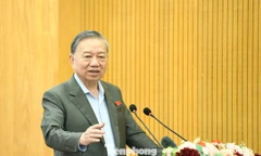 Tổng Bí thư Tô Lâm yêu cầu kiểm tra tình trạng 'miễn học phí, nhưng trường bày ra nhiều thứ khác để thu tiền'