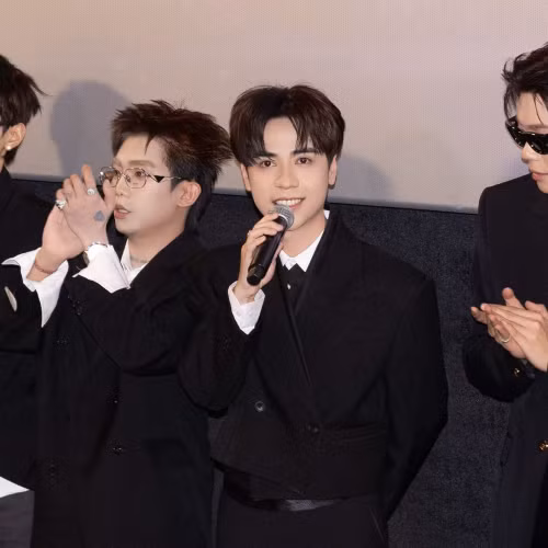 Tinh Hà "Say Hi": Quang Hùng MasterD rì-viu ca khúc chủ đề và Live Stage 1