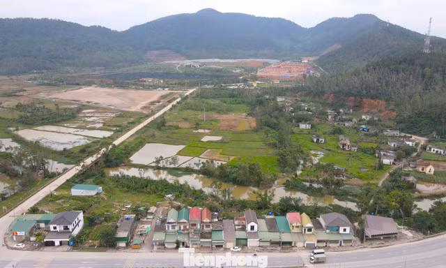 Nghệ An: Sống gần bãi rác, dân mong sớm được di dời