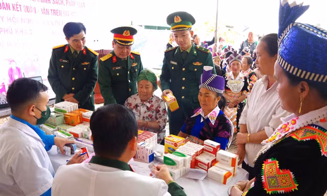 Ấm tình quân - dân nơi biên giới tại ‘Ngày hội non sông’