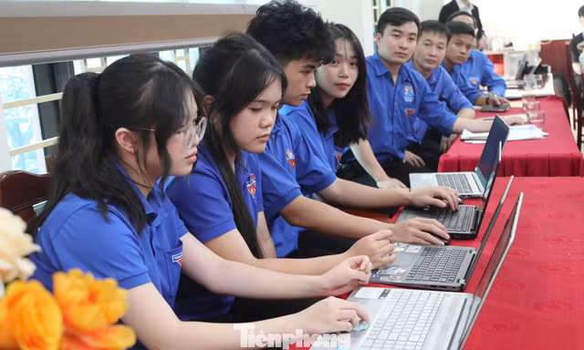 Tuổi trẻ Nghệ An hào hứng thi nâng cao năng lực tiếng Anh 2026