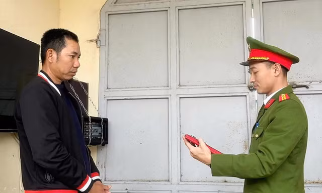 Khởi tố đối tượng làm giả ‘sổ đỏ’ để bán tài sản chung với vợ cũ
