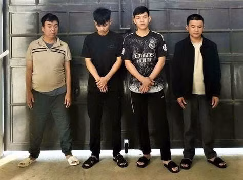 Nghi ngờ đối thủ gian lận khi chơi ‘ba cây’, con bạc rủ nhau cướp lại tiền
