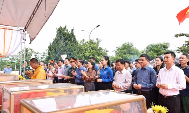 Lấy mẫu ADN tìm lại danh tính 8 liệt sĩ ở Ngã ba Đồng Lộc