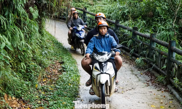 Cách 'trả ơn' thiên nhiên của đội xe ôm du lịch ở thung lũng Kho Mường