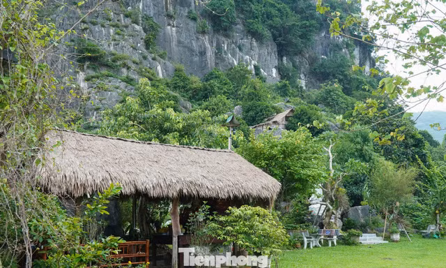 Độc đáo ngôi chùa làm bằng tranh tre trong núi đá ở Thanh Hóa