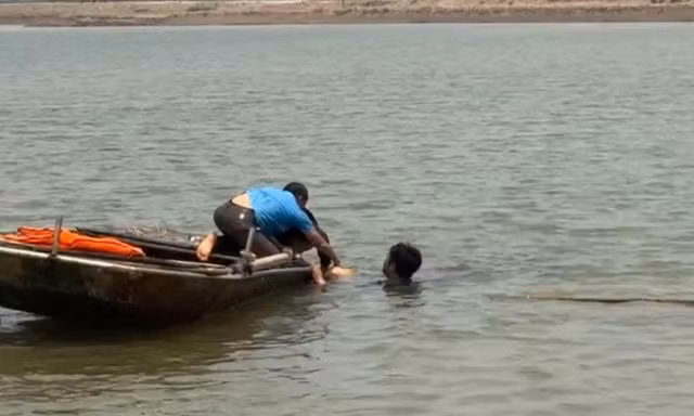 Tìm thấy thi thể nam sinh đuối nước 