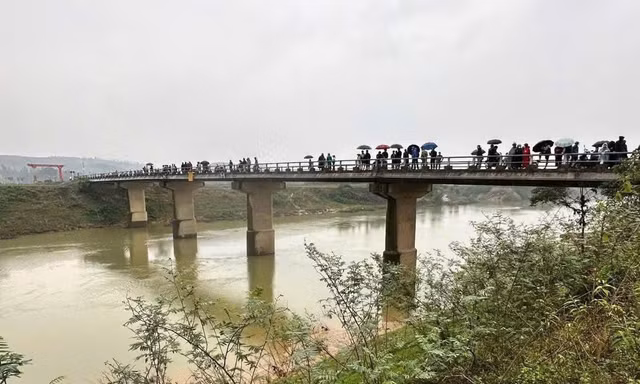 Người đàn ông nghi nhảy cầu trở về nhà sau 2 ngày mất liên lạc