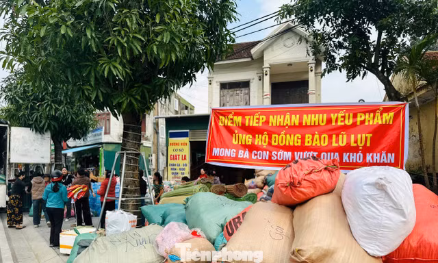 Hà Tĩnh nghĩa tình hướng về đồng bào vùng lũ