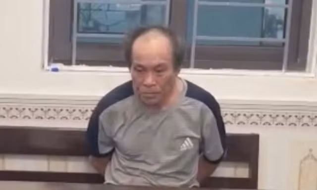 Ông lão U80 tắt camera, dùng dao chém vợ rồi cố thủ trong nhà