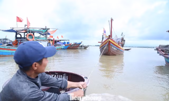 Nghệ An ban hành lệnh cấm biển ứng phó bão số 6