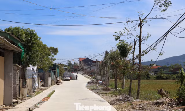 Đường dẫn lên cầu thi công uốn lượn gây tranh cãi?