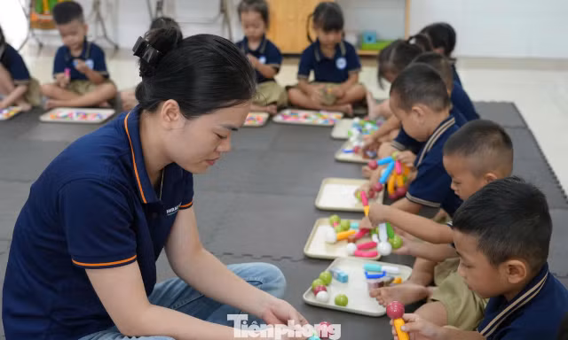 Vượt tiêu chuẩn, sao nhiều giáo viên Nghệ An vẫn chưa được thăng hạng?