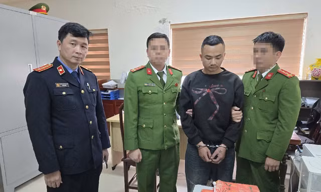 Bắt giữ 3 đối tượng trong đường dây mua bán ma túy số lượng lớn