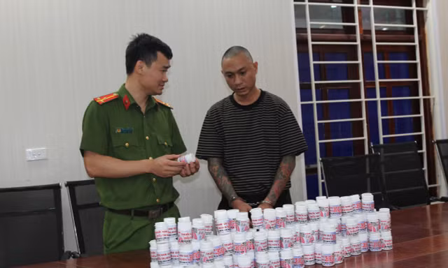 Tiêu thụ gần 1.000 lọ thuốc giả bằng chiêu quảng cáo 'khỏi hen suyễn 100%'