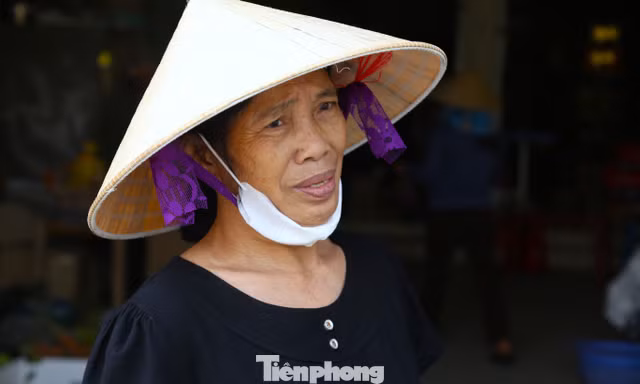 Hàng nghìn người dân Nghệ An phải đi xin nước mỗi ngày