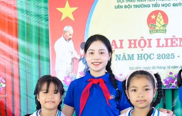 Cô giáo Ơ Đu là 1 trong 7 nữ ứng cử viên Quốc hội trẻ nhất nước