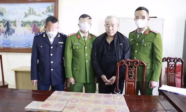 'Chặt mắt xích' quan trọng trong đường dây ma túy lớn, thu giữ 22 bánh heroin