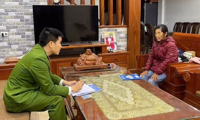 Đi vay tiền để chuyển cho ‘nhân viên viễn thông dởm’