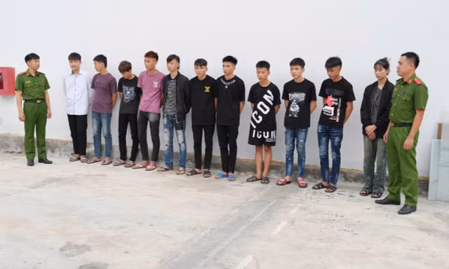 Bắt 11 đối tượng hỗn chiến làm một người bị thương nặng