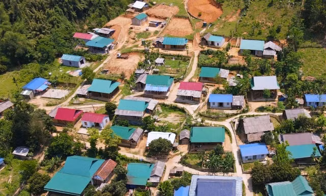 Giao đất giúp người dân an cư lạc nghiệp