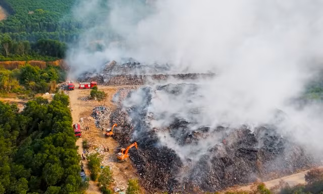 Hiện trường vụ bãi rác cháy suốt nửa tháng