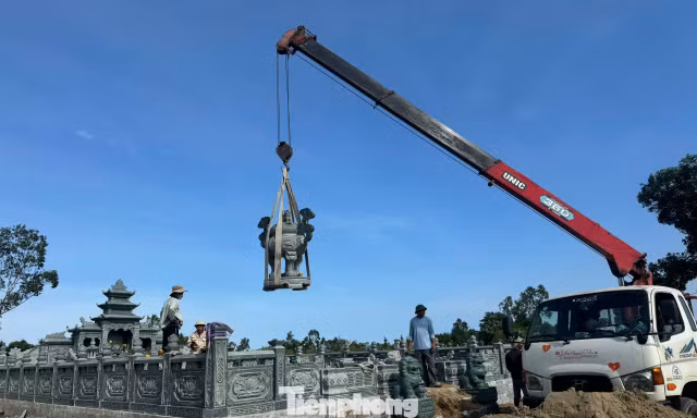 Vụ lăng mộ khủng xây trên đất trồng cây: Tháo dỡ toàn bộ công trình vi phạm