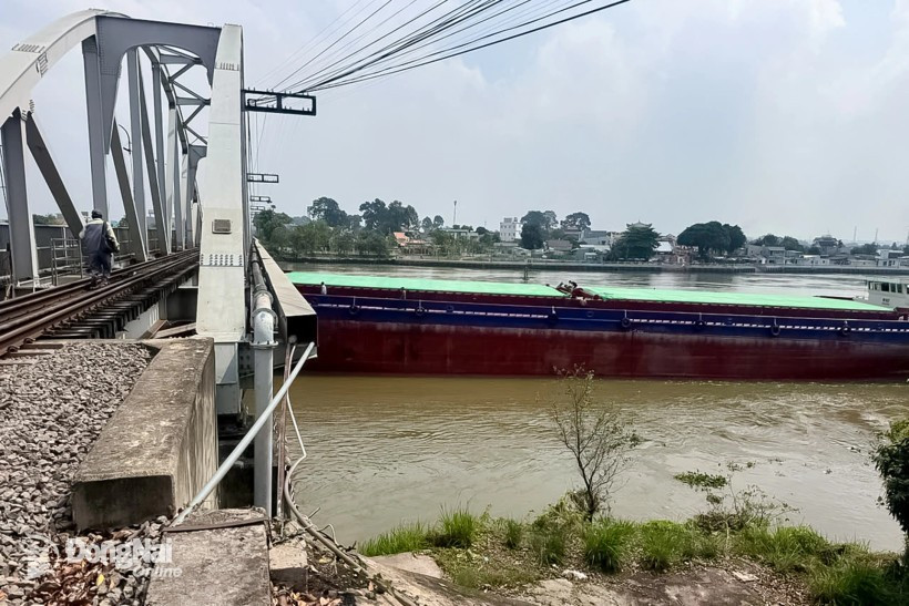 Sà lan tông cầu Ghềnh: Bộ Xây dựng chỉ đạo kiểm tra khẩn