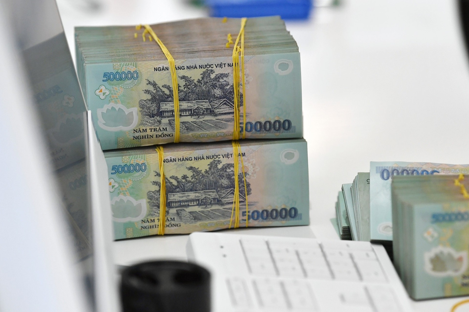 Chứng khoán trước nghỉ Tết: 'Chốt lời' gia tăng, dòng tiền suy yếu?