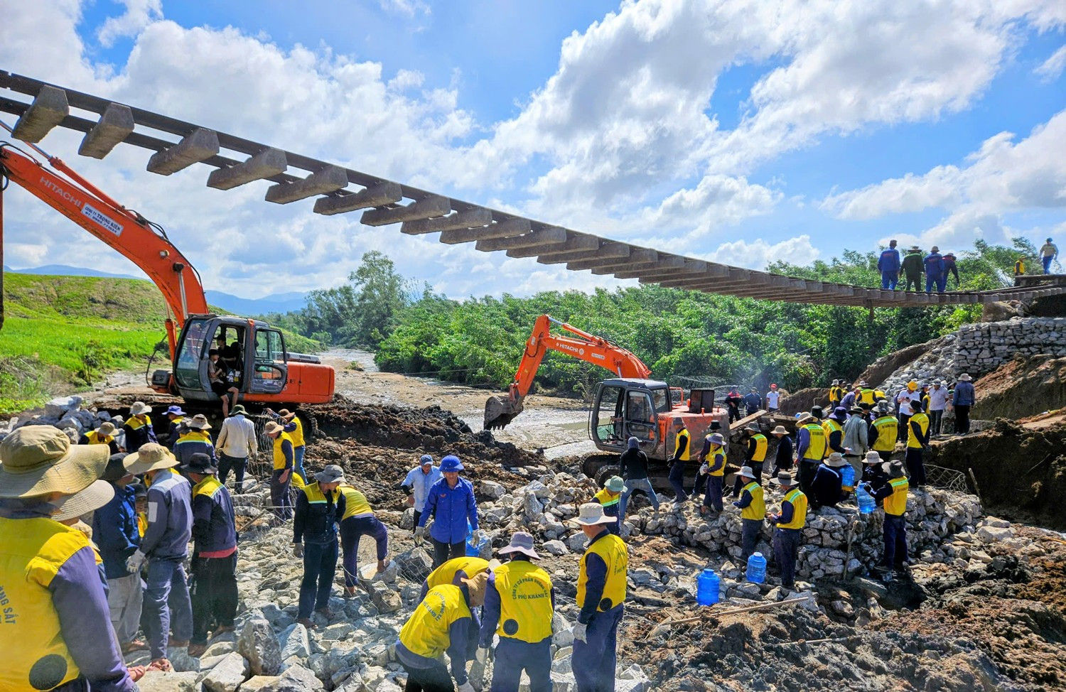 Công bố tình huống khẩn cấp trên tuyến đường sắt Bắc - Nam
