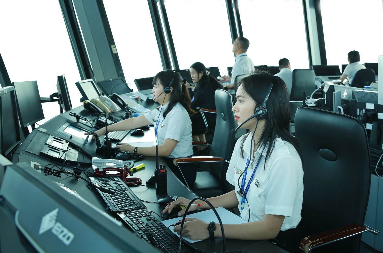 Gần 20 chuyến bay bị ảnh hưởng do mưa dông tại Nội Bài, nhưng vẫn đảm bảo an toàn tuyệt đối Gần 20 chuyến bay bị ảnh hưởng do mưa dông tại Nội Bài, nhưng vẫn đảm bảo an toàn tuyệt đối