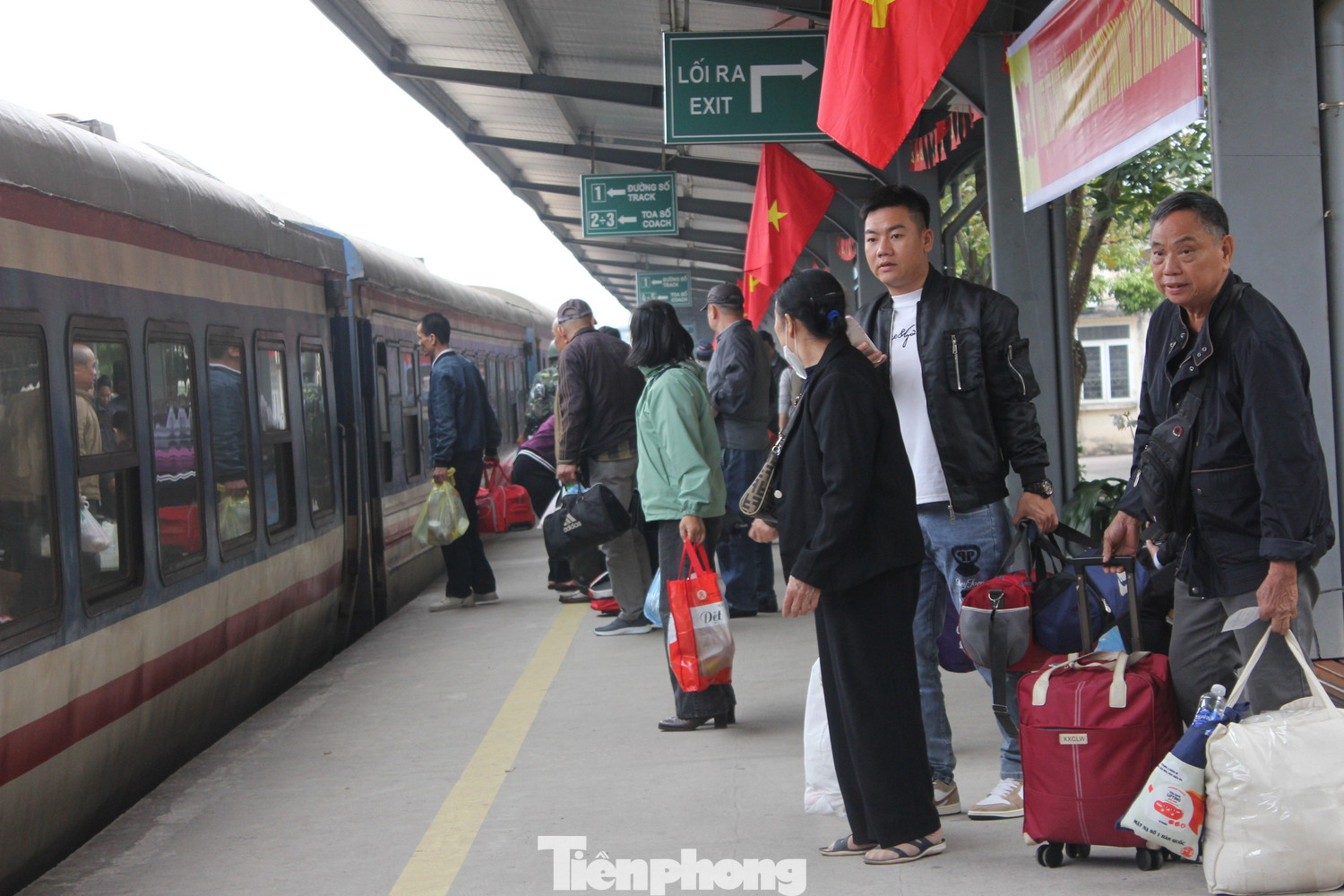 Hàng không, đường sắt tăng chuyến Tết, giá vé có giảm không?