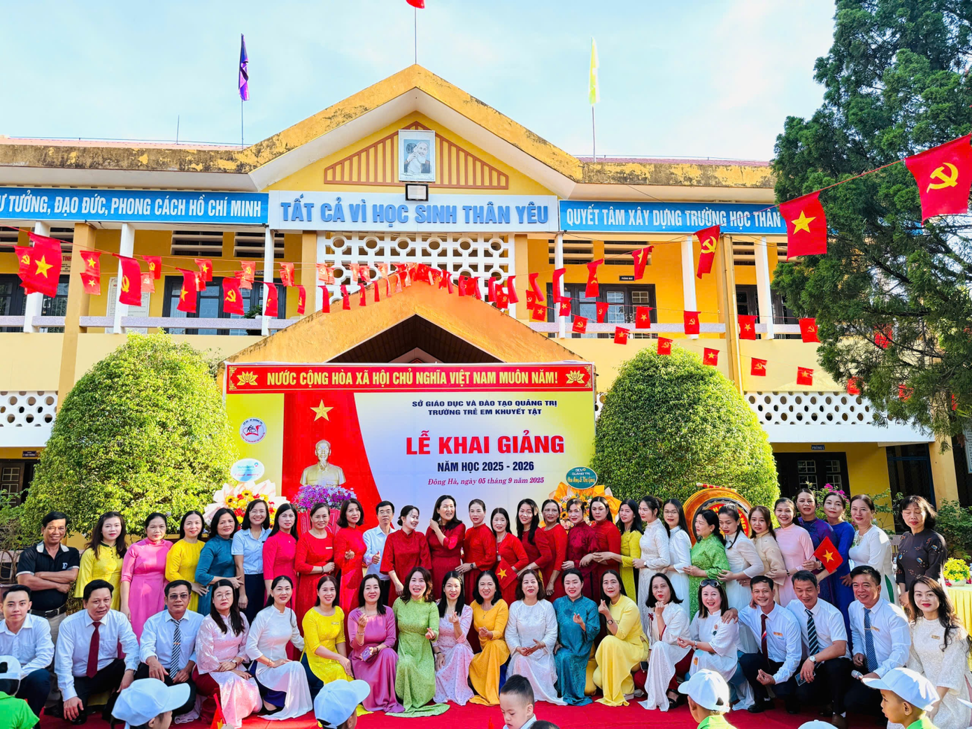 ទោះបីជាមាន «គ្មានគ្រូបង្រៀន» សម្រាប់មុខវិជ្ជាជាច្រើនក៏ដោយ ក៏ខេត្តក្វាងទ្រីនៅតែត្រូវធ្វើឱ្យកម្លាំងពលកម្មរបស់ខ្លួនមានភាពប្រសើរឡើង។ image28.png