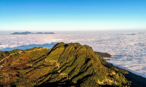 Chiêm ngưỡng biển mây ở 'chín tầng thang'