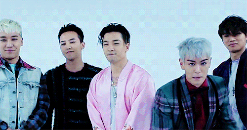 Mặc dù các thành viên của BINGBANG đều không tránh khỏi những scandal và những lời đàm tiếu lớn nhỏ nhưng họ vẫn duy trì được sự nổi tiếng vững chắc là nhờ vào &apos;chất lượng âm nhạc xuất sắc thực sự&apos; của những vị vua. Vì đây là lần trở lại đầu tiên của họ sau nhiều sự cố và tai nạn, nên sẽ rất khó khăn, vì vậy sẽ không có nhiều sự tiếp xúc thông qua các phương tiện truyền thông