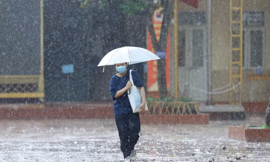 Phụ huynh, sĩ tử lưu ý mưa dông