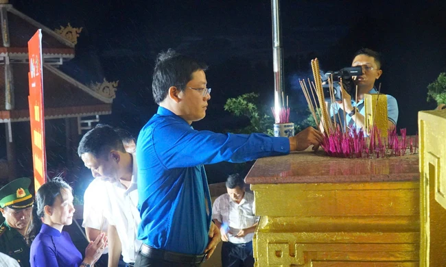 Tuổi trẻ Huế tri ân các anh hùng liệt sĩ, thương binh, người có công