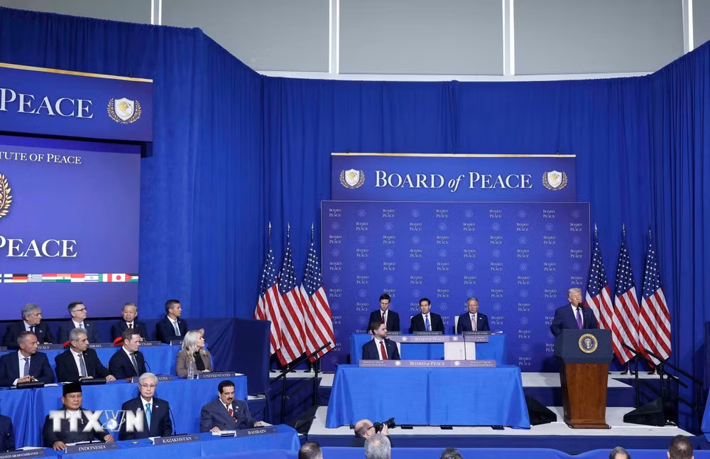 Tổng thống Hoa Kỳ Donald Trump - Chủ tịch Sáng lập Hội đồng Hòa bình về Gaza phát biểu tại Phiên khai mạc Hội đồng Hoà bình về Gaza. Ảnh: Thống Nhất/TTXVN.