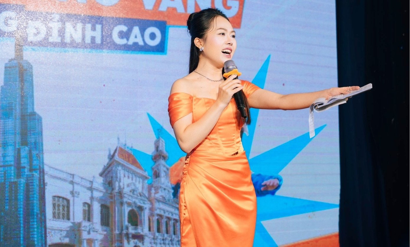 Ο MC Hong Thuy είναι έτοιμος να εμπνεύσει τους δρομείς. 571132902-3724908284484748-64758.jpg