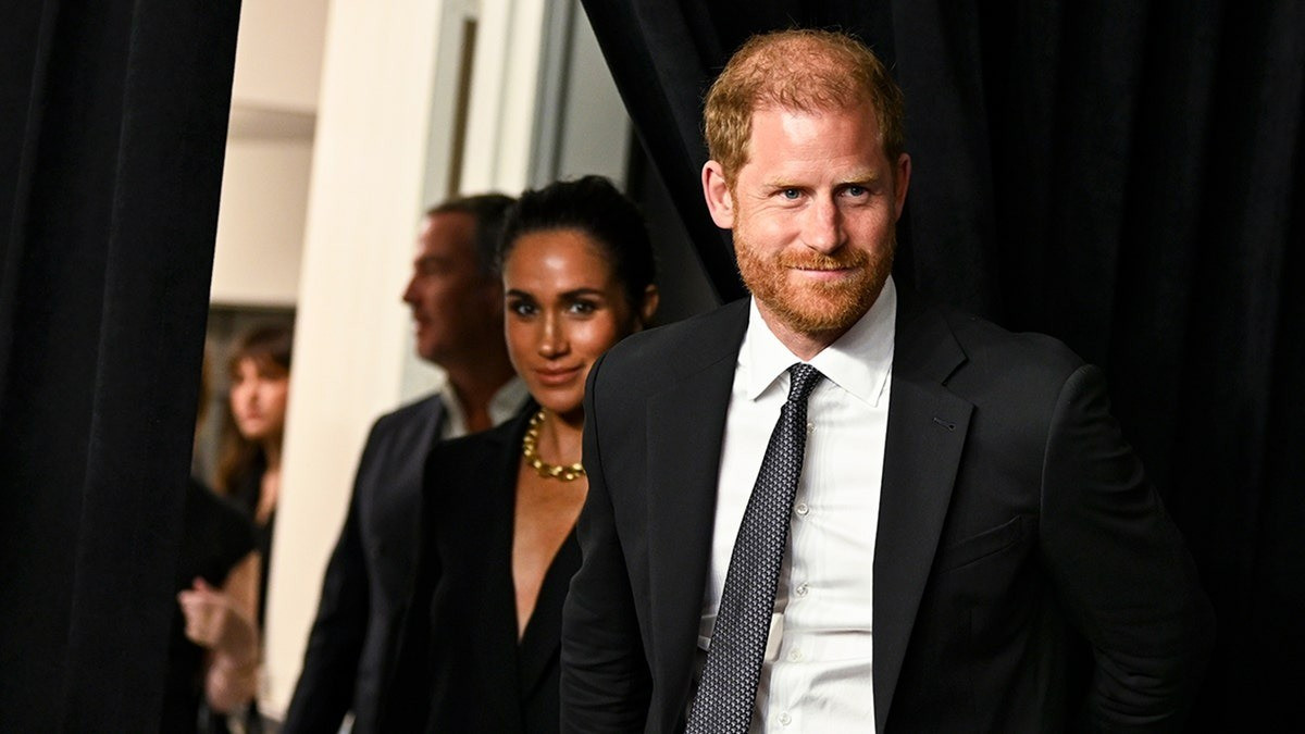 prince-harry-meghan-markle-star.jpg