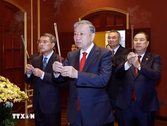 1602-tong-bi-thu-dang-huong-hoang-thanh-thang-long-2.jpg